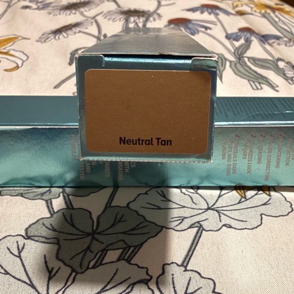 IT Cosmetics CC+ Oil-Free Matte Foundation SPF 40 | Neutral Tan | New - Picture 4 of 4